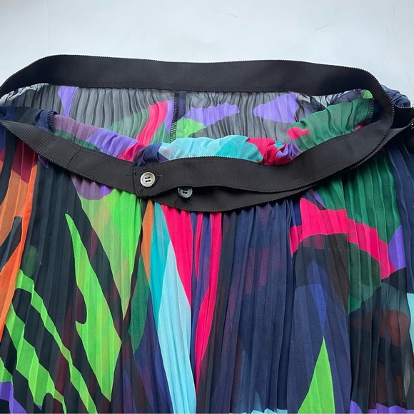 SACAI All-Over Print Pleated Skirt - Picture 9 of 14